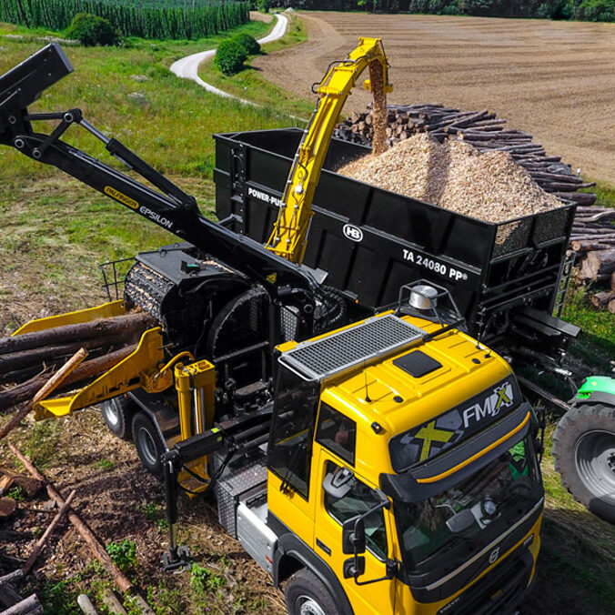 Wuest SMC 812 TCR LKW Aufbau bei Hilltrade Porta Westfalica