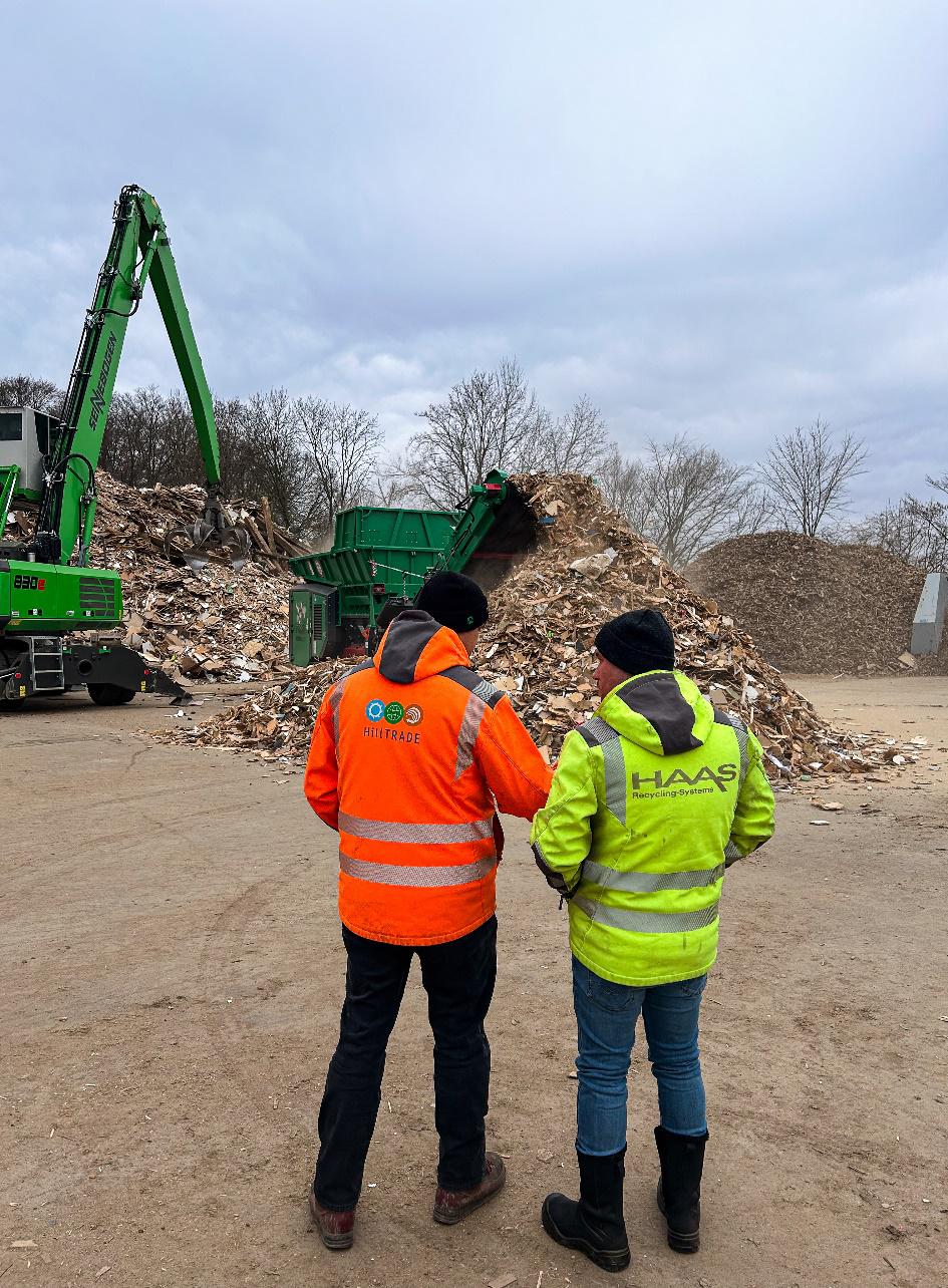 Erfolgreiche Auslieferung der HAAS Maschine -Hilltrade Porta Westfalica